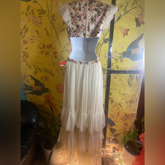 Mac Duggal 35106 Floral Embroidered Tiered Cutout Maxi Dress Size 8 - Picture 7 of 7